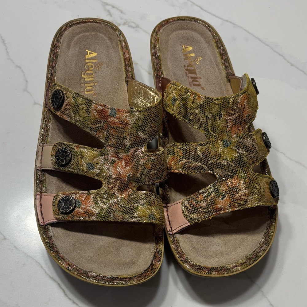 Alegria Women's Floral Strap Sandals - Gold and Brown